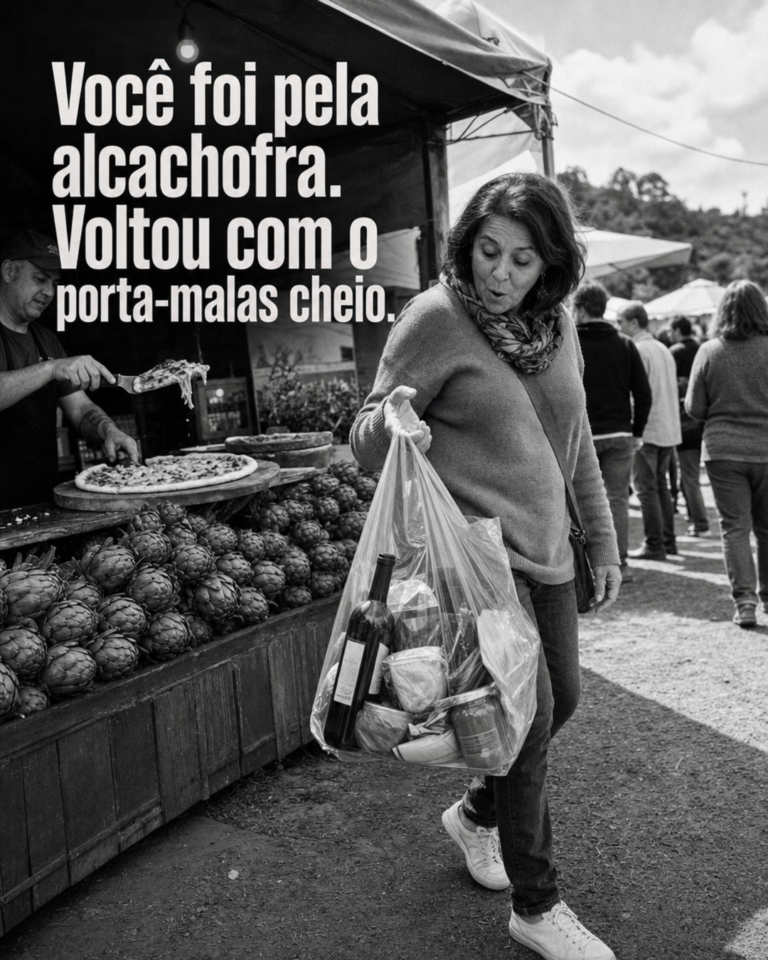 Multidão entre campos de alcachofra